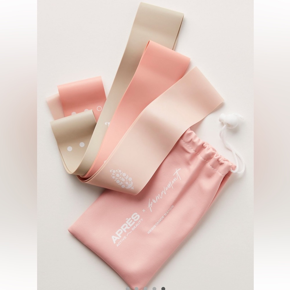 Free People Wellness Kit - Brand New - Picture 5 of 8